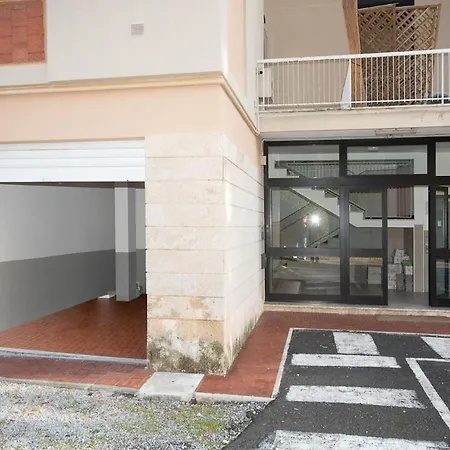 Finalpia Con Box Auto E Deposito Bici * Finale Ligure